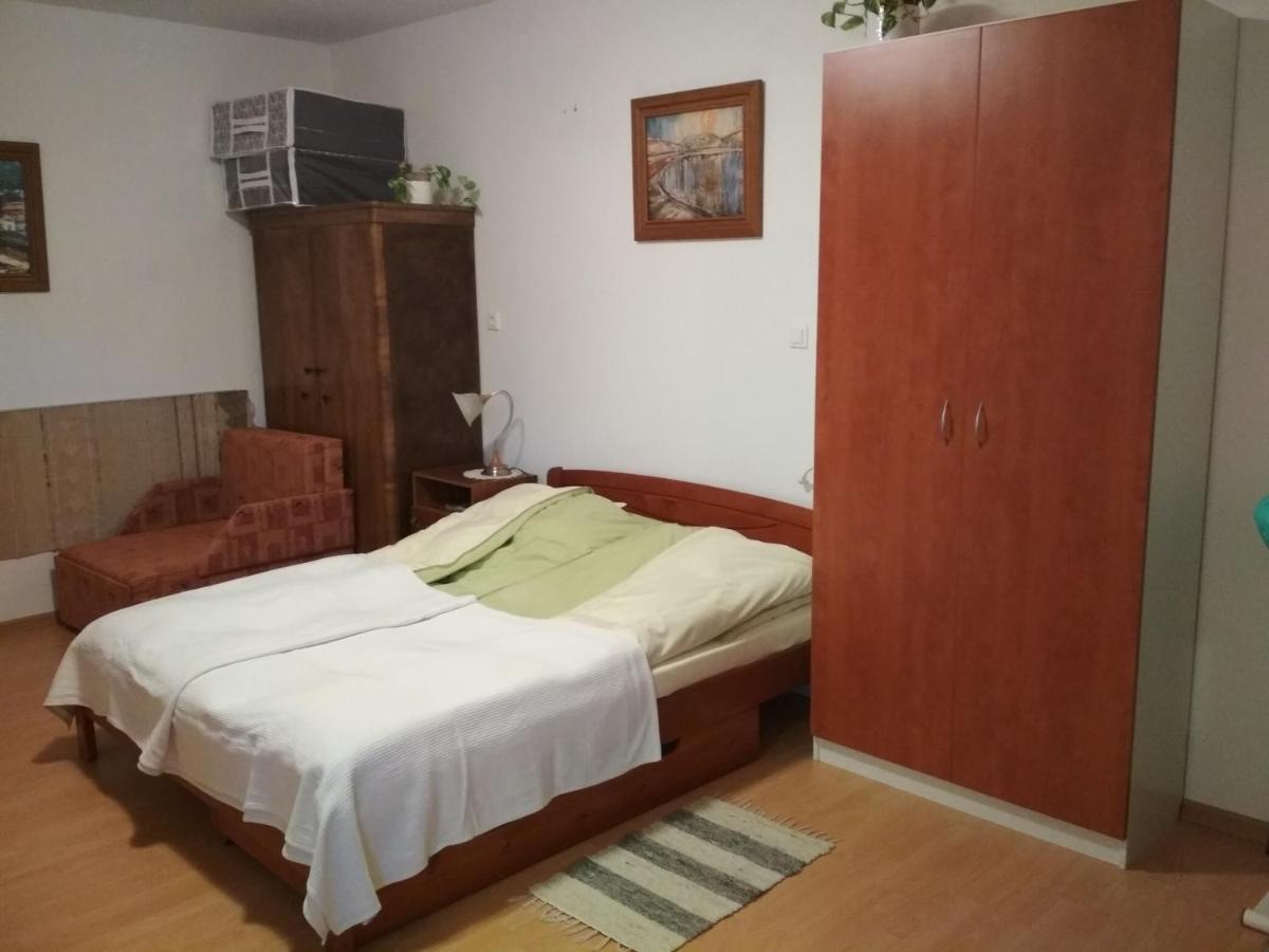 Ferienwohnung Julia Vendeghaz Tar Exterior foto